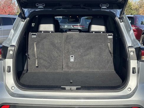 Used 2024 Toyota Highlander XSE image 34