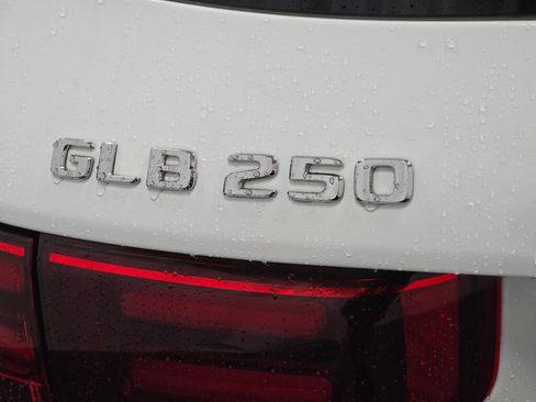Certified 2025 Mercedes-Benz GLB 250 4MATIC image 31