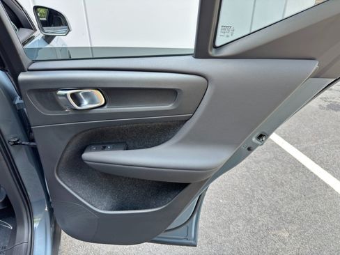 Used 2021 Volvo XC40 P8 Recharge w/ Advanced Package AWD/4WD image 43