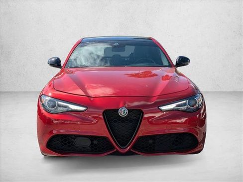 Used 2023 Alfa Romeo Giulia Veloce image 2