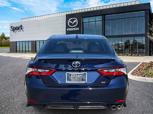 Used 2022 Toyota Camry SE image 4