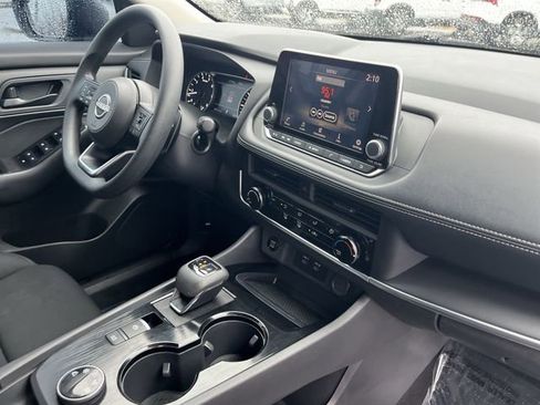 Used 2024 Nissan Rogue S image 45