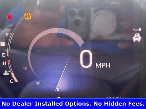 Used 2024 Buick Encore GX Avenir w/ Avenir Convenience Package FWD image 6