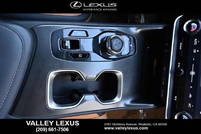 Certified 2023 Lexus RZ 450e Premium w/ Technology Package AWD/4WD image 10