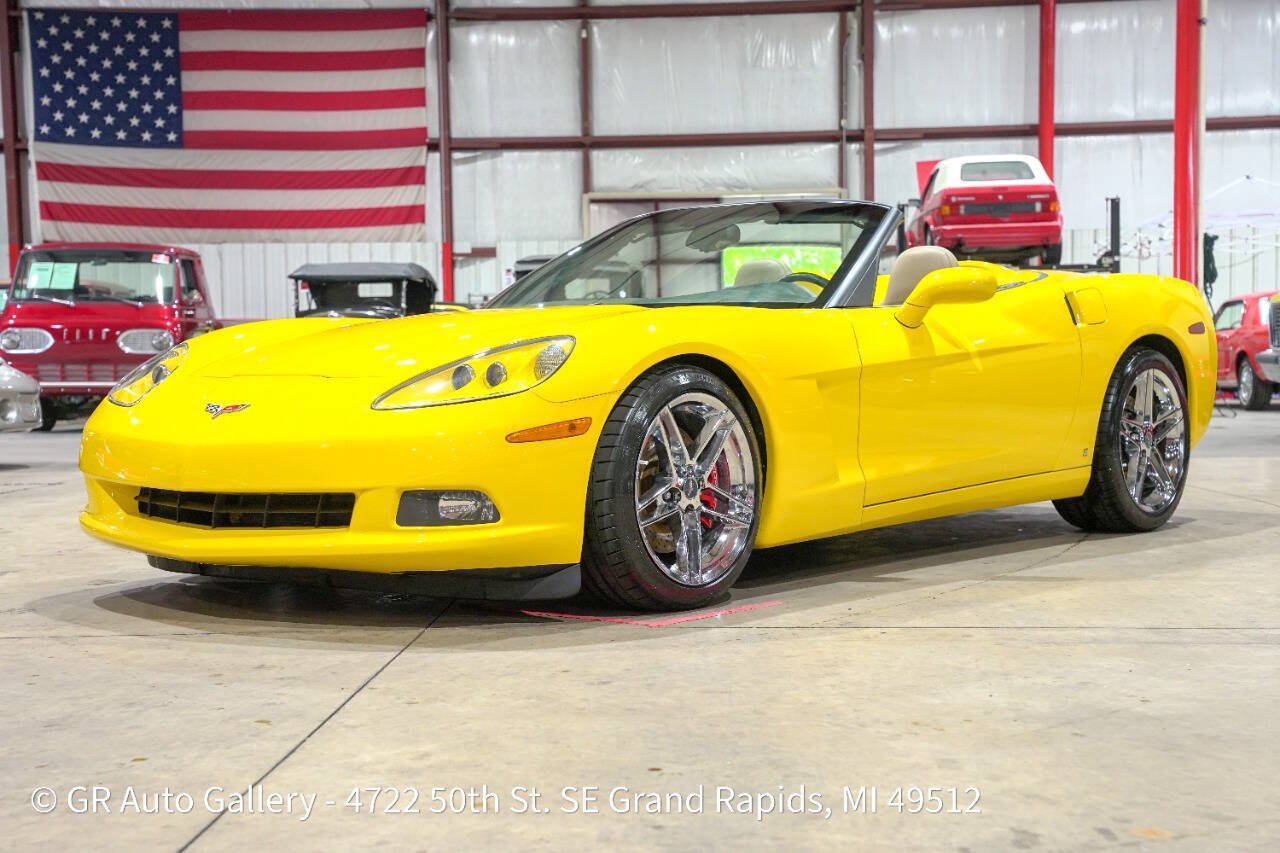 Used 2007 Chevrolet Corvette Convertible w/ Performance Package RWD image 1