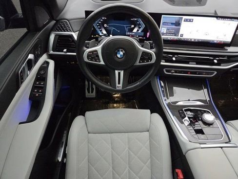 Used 2024 BMW X5 M60i image 4