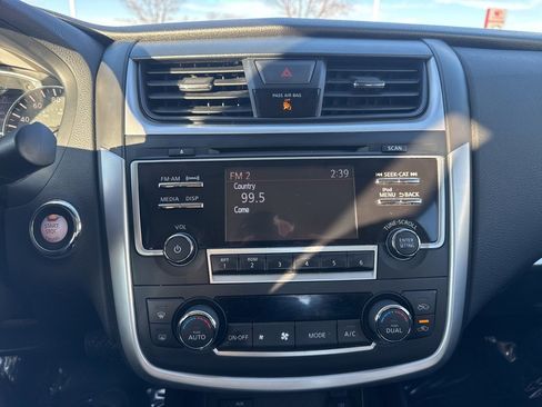 Used 2017 Nissan Altima 2.5 SV image 13