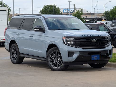New 2026 Ford Expedition Platinum image 1