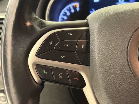 Used 2022 Jeep Grand Cherokee Laredo X RWD image 29