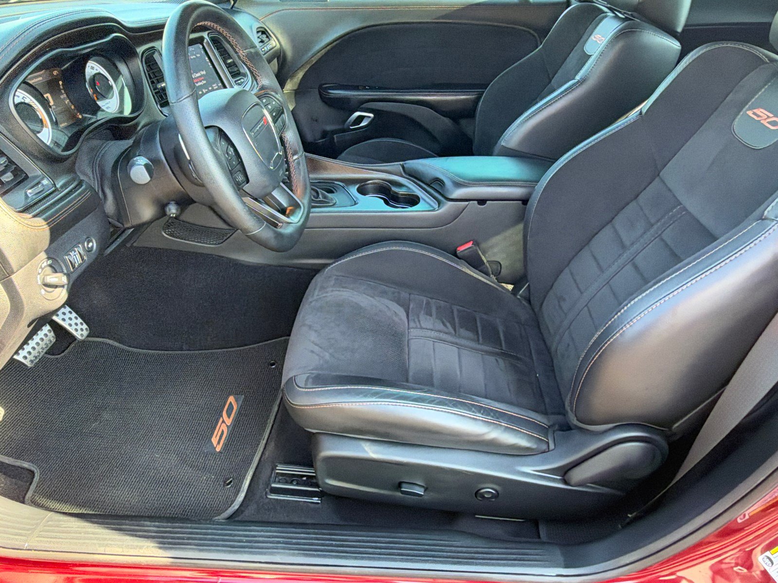 Used 2020 Dodge Challenger R/T RWD image 9
