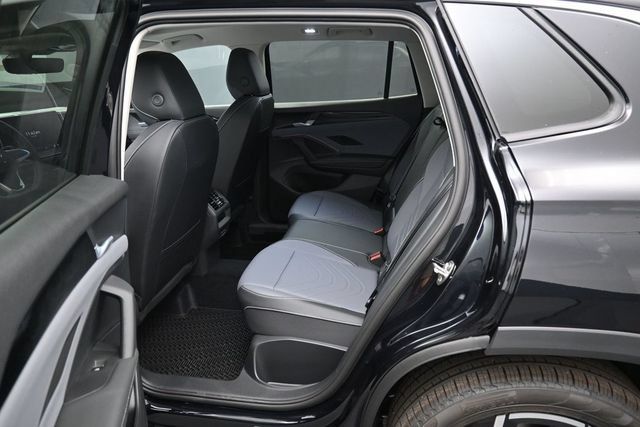 New 2026 Volkswagen Tiguan SE FWD image 11