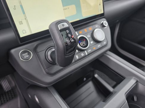 New 2026 Land Rover Defender 110 X-Dynamic SE image 19