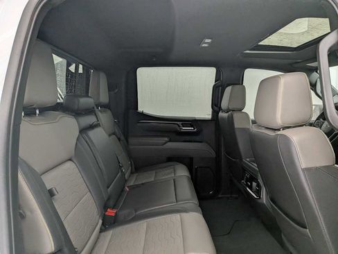 Used 2023 Chevrolet Silverado 1500 ZR2 image 23