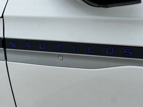 New 2026 Lincoln Nautilus Reserve AWD/4WD image 28