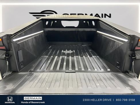 Used 2024 Tesla Cybertruck AWD Crew Cab image 23