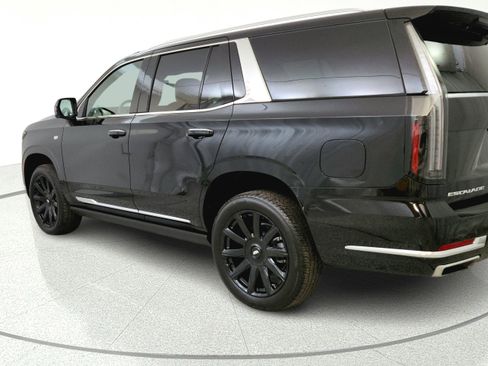 Used 2026 Cadillac Escalade Luxury w/ LPO, Floor Liner Package AWD/4WD image 5