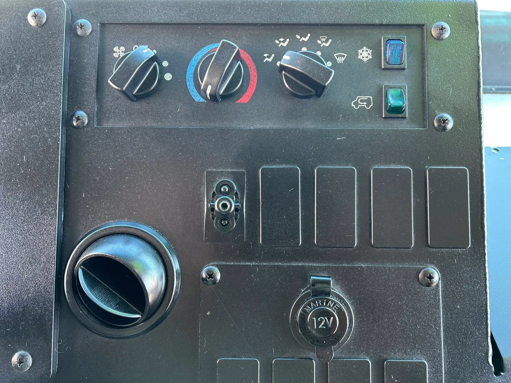 Used 2017 Ford E-350 and Econoline 350 Super Duty w/ A/C Prep Package RWD image 12