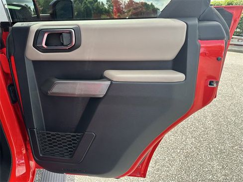 Used 2022 Ford Bronco Wildtrak image 16