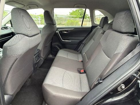 Certified 2025 Toyota RAV4 XLE FWD image 34