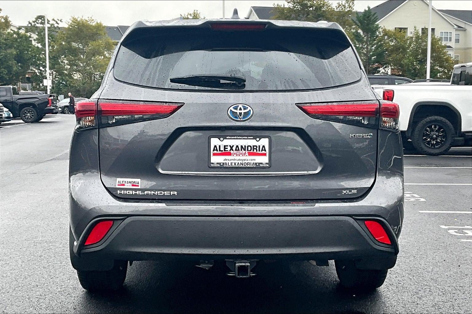 Used 2023 Toyota Highlander XLE AWD/4WD image 4
