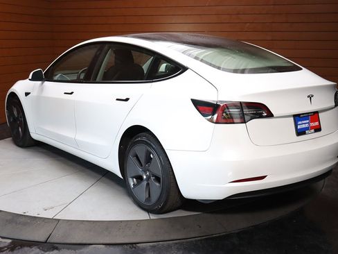 Used 2022 Tesla Model 3 image 9
