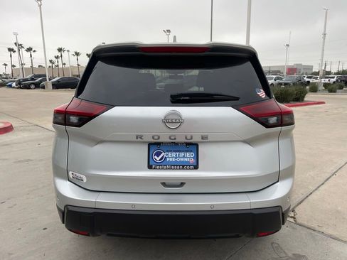 Certified 2025 Nissan Rogue SV w/ SV Premium Package FWD image 4