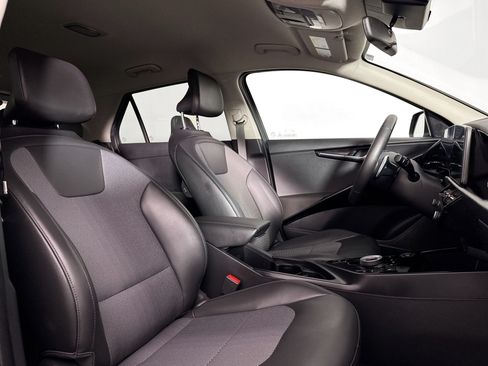 Used 2023 Kia Niro EX w/ EX Cold Weather Package FWD image 29