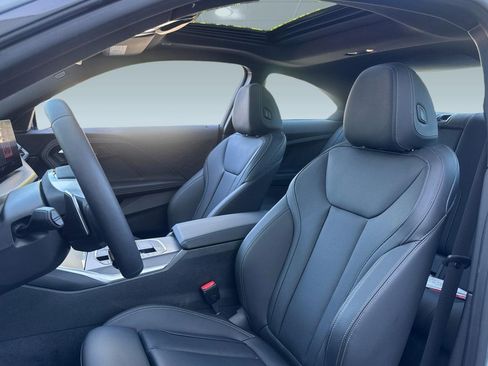 Used 2025 BMW 230i Coupe w/ Premium Package RWD image 5