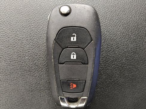 Used 2025 Chevrolet Trax LS FWD image 32