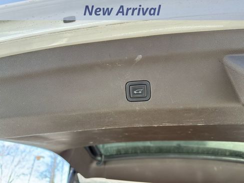 Certified 2023 GMC Yukon XL SLT image 7