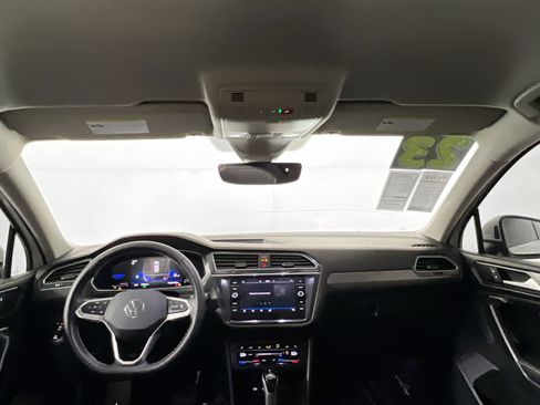 Used 2023 Volkswagen Tiguan SE FWD image 30