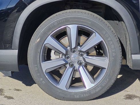 Certified 2023 Honda Pilot Touring image 10