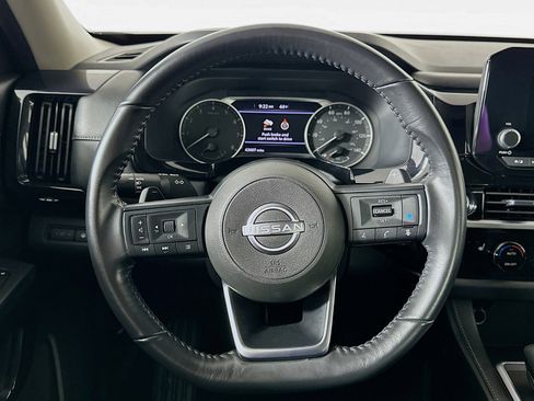 Used 2024 Nissan Pathfinder SV image 18