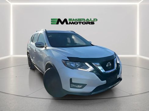 Used 2020 Nissan Rogue SV image 1