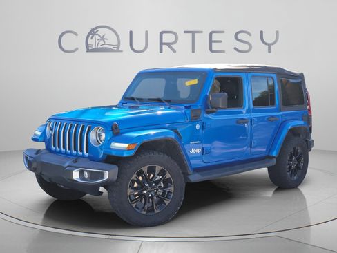 Used 2021 Jeep Wrangler Unlimited Sahara w/ Cold Weather Group AWD/4WD image 1