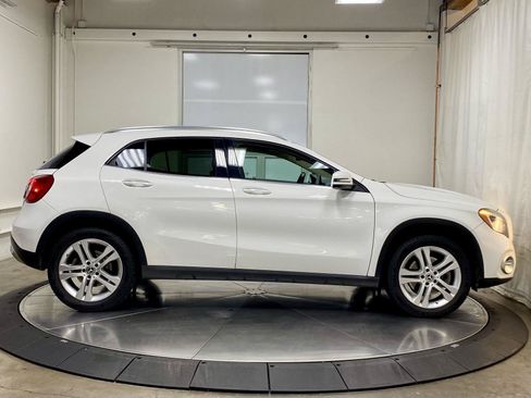 Used 2019 Mercedes-Benz GLA 250 4MATIC image 10