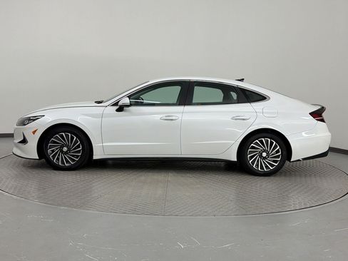 Used 2021 Hyundai Sonata SEL FWD image 2
