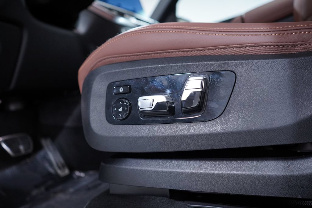 Used 2026 BMW X5 M60i w/ Parking Assistance Package AWD/4WD image 8