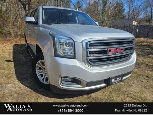 Used 2017 GMC Yukon XL SLT image 1
