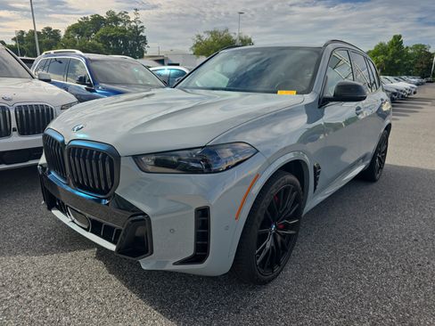 Used 2024 BMW X5 xDrive40i w/ M Sport Package AWD/4WD image 2