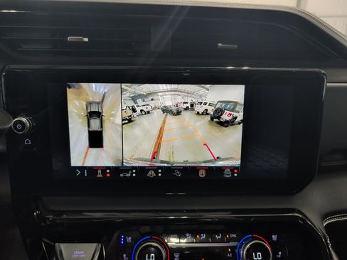 Used 2025 GMC Sierra 2500 AT4X w/ AT4X AEV Edition AWD/4WD image 16