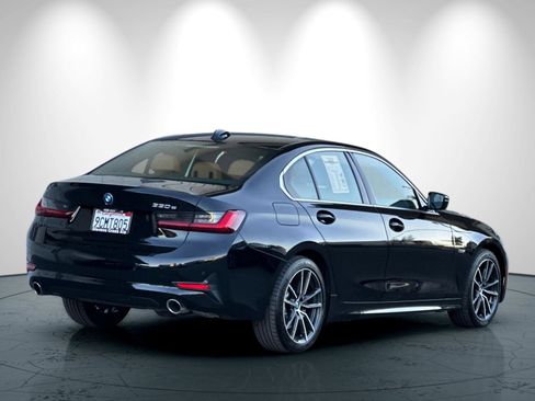 Used 2022 BMW 330e w/ Premium Package image 4