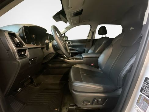 Certified 2022 Kia Sorento S AWD/4WD image 12