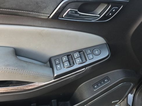 Used 2016 Chevrolet Suburban LT AWD/4WD image 18