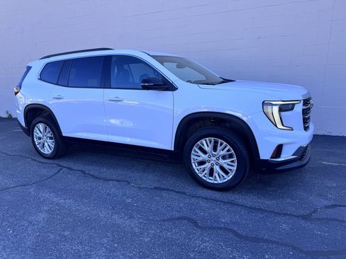 Used 2024 GMC Acadia Elevation image 4