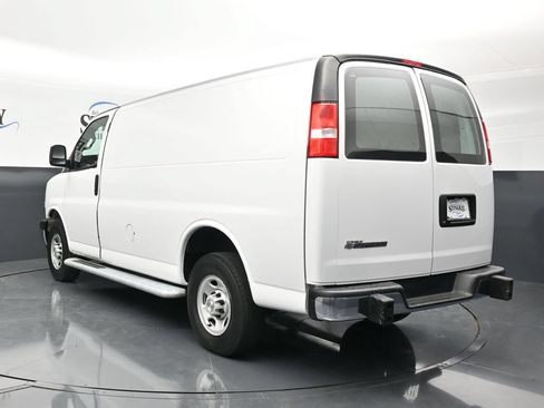 Used 2024 Chevrolet Express 2500 w/ Driver Convenience Package RWD image 6