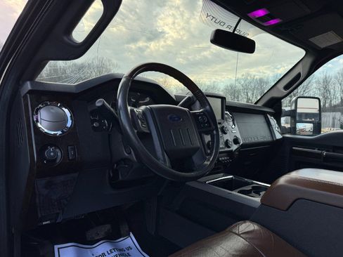 Used 2014 Ford F350 Platinum w/ Platinum Package image 14