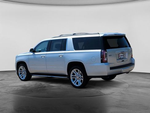 Used 2020 GMC Yukon XL SLT w/ Premium Edition AWD/4WD image 5