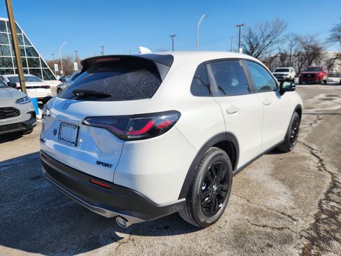 New 2026 Honda HR-V Sport image 4