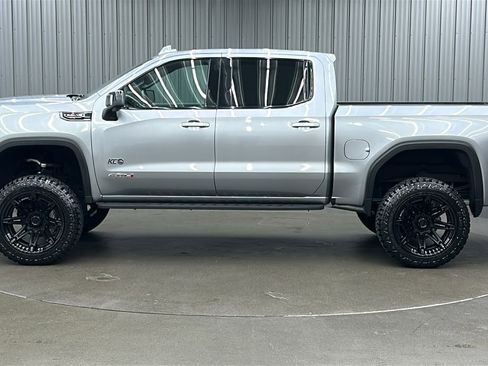 Used 2024 GMC Sierra 1500 AT4 w/ Technology Package image 2